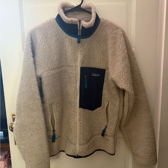 Patagonia Beige and Navy Fleece Jacket